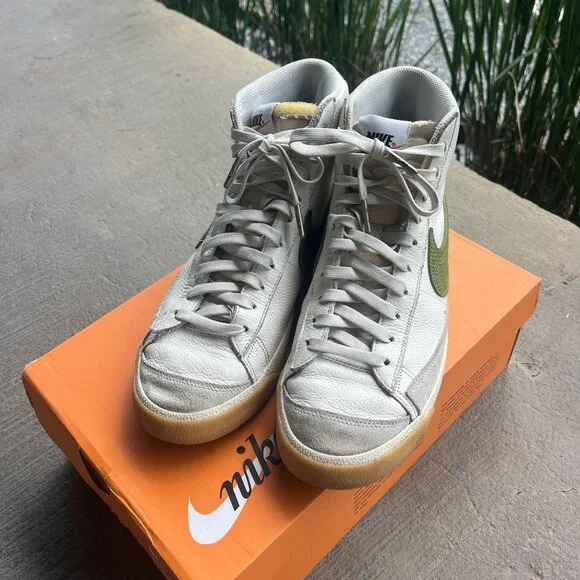 Men's Nike Blazer Mid '77 Vnt size 10 - Asparagus/Bone - Picture 3 of 10